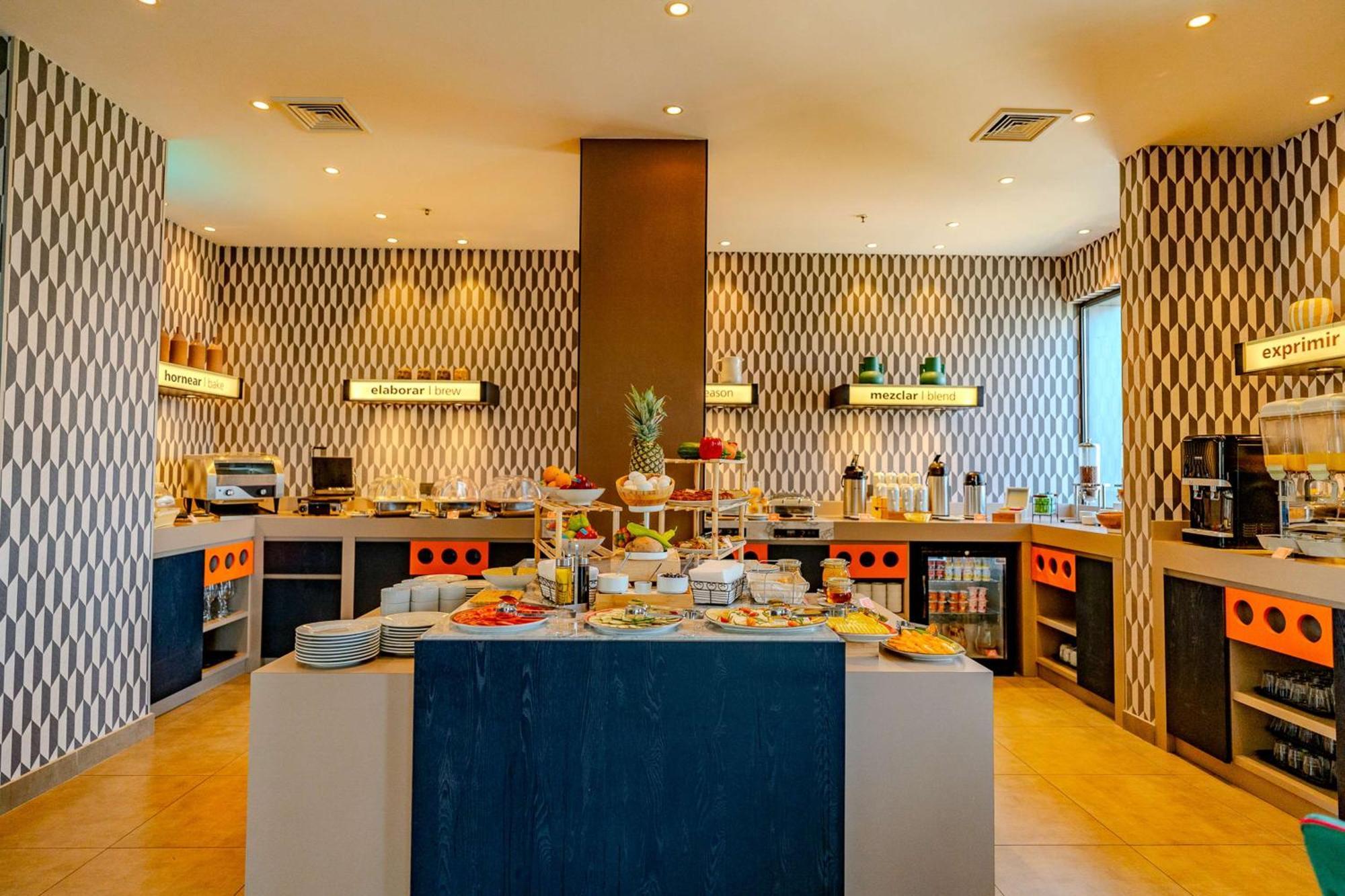 Hampton By Hilton Santiago Las Condes Buitenkant foto