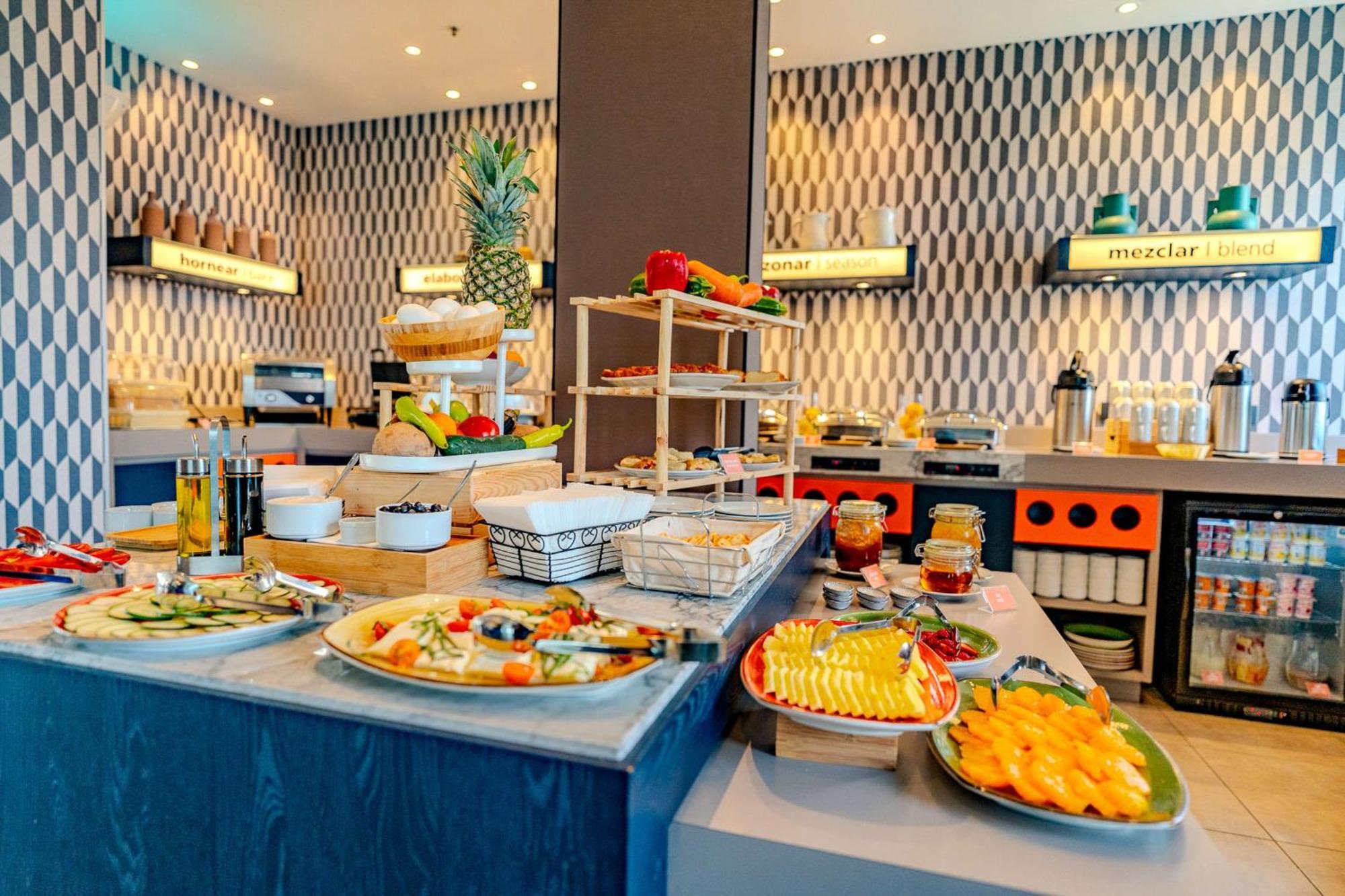 Hampton By Hilton Santiago Las Condes Buitenkant foto